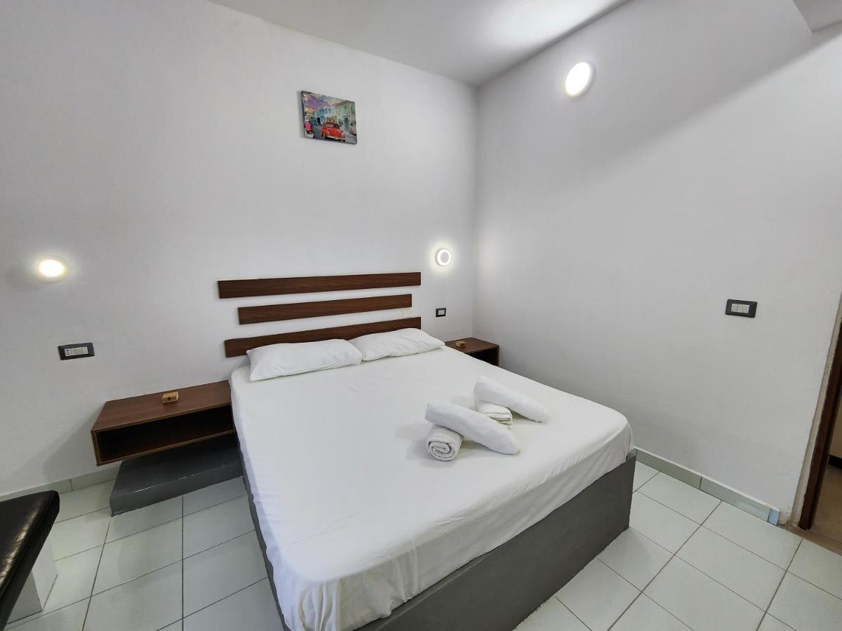 Blue Apartments Vlore Luaran gambar
