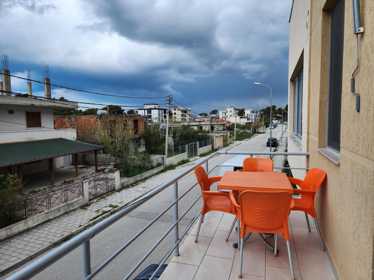 Blue Apartments Vlore Luaran gambar
